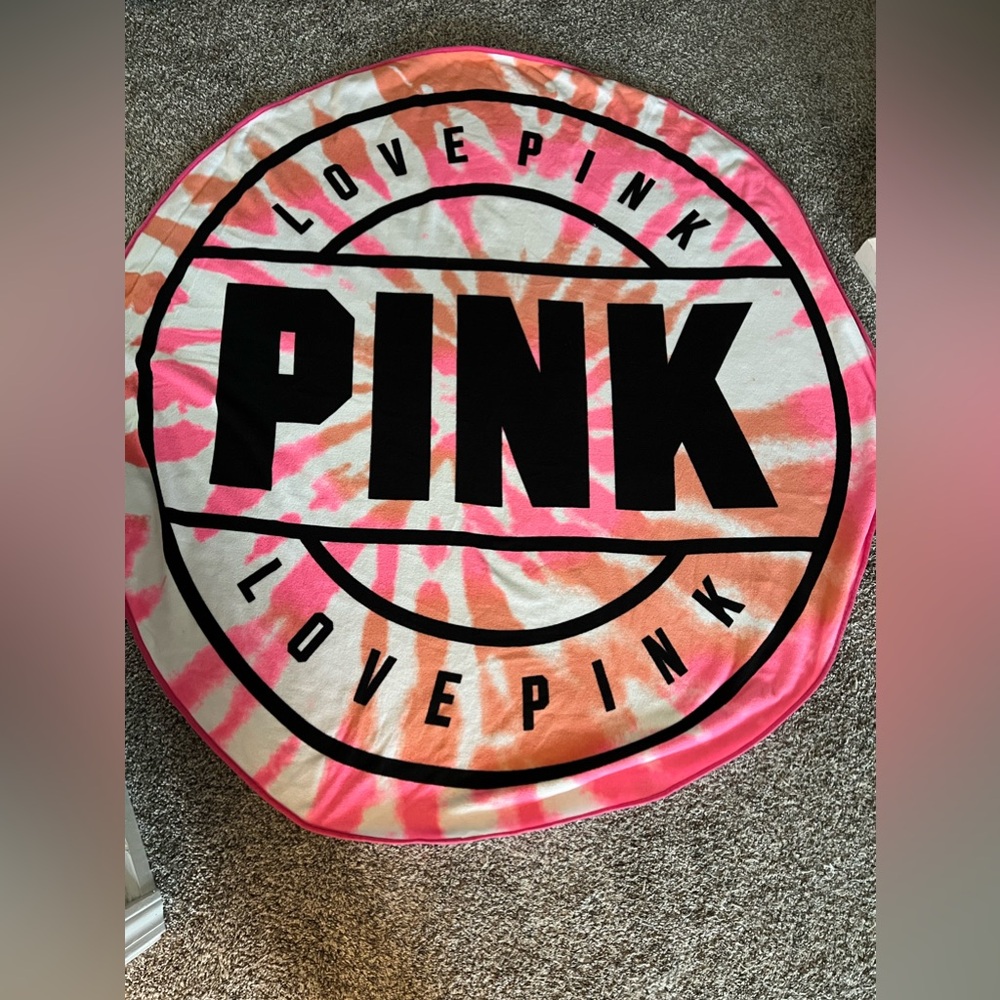 Victoria’s Secret, pink beach towels
